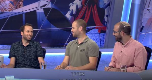 צפו באורבך זמרי ומויאל בתכנית הסאטירה 'עד כאן'