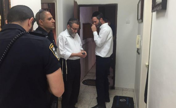 הדלת הושחתה, גפני לא הצליח לצאת מהבית