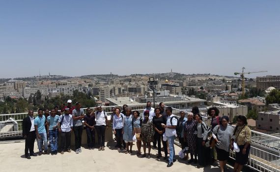 "שמירת זהות בחברה רב תרבותית"