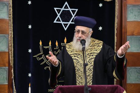 הרב יוסף פוסק: כך חייל דתי צריך לנהוג בזמן שירת נשים