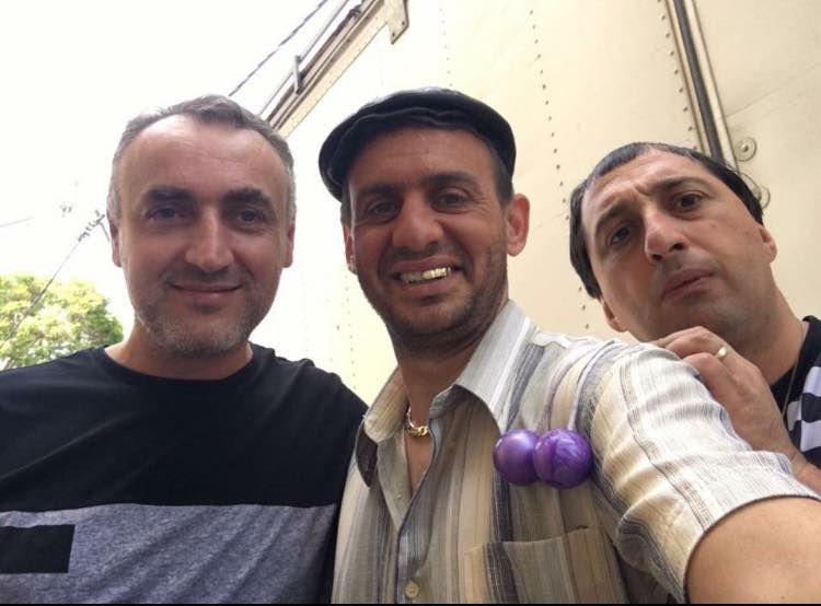 מפעל החסד של האיש שמאחורי 'שנות ה80'