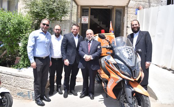 סגן שר האוצר יצחק כהן בסיור ב"איחוד הצלה"