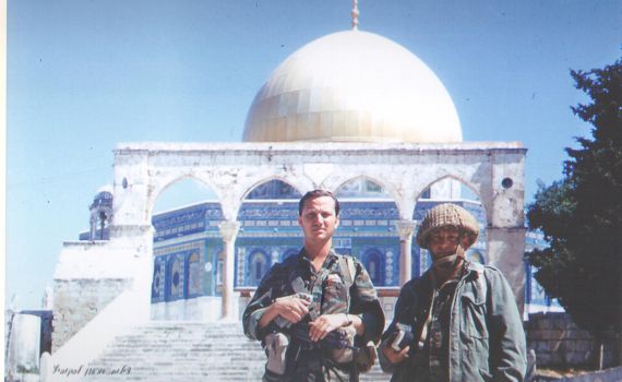 יום ירושלים: תפילת מנחה ראשונה ליד אבן השתייה