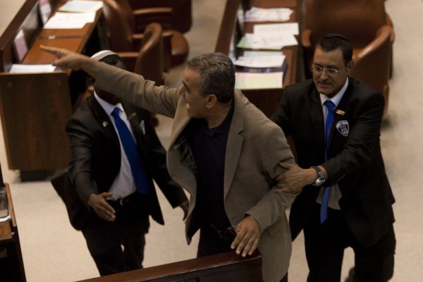 חוק הלאום עבר: זחאלקה השתולל והורחק. צפו