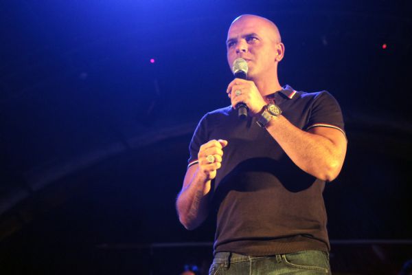 אייל גולן בראש מצעד השירים החתוכים של ישראל