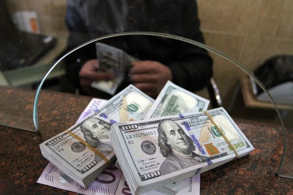 שני עובדי שב"כ נאשמים במעילת ענק