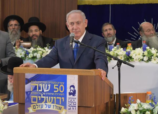 אם למישהו יש ספק שעם ישראל חי שיבוא למרכז הרב