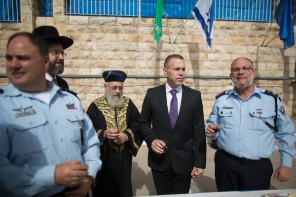 טירוף: הרבנים הראשיים יעברו בידוק בטחוני