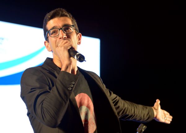 יש לכם שיר על ארץ ישראל? אולי חנן בן ארי ילחין אותו