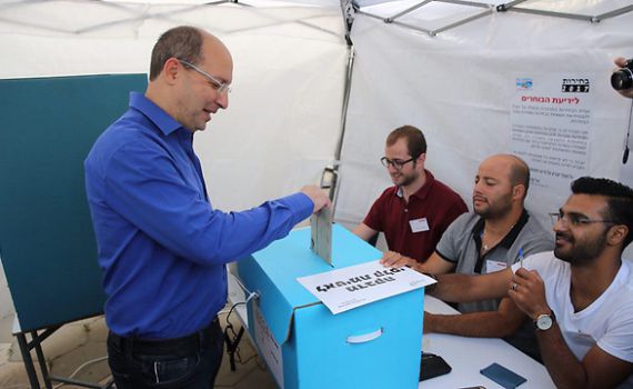 ניסנקורן הודיע: "ניצחתי"; יחימוביץ': "זיופים, נערער"