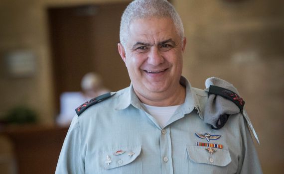 "מתאמץ להעמיק את הקרע עם הציונות הדתית"