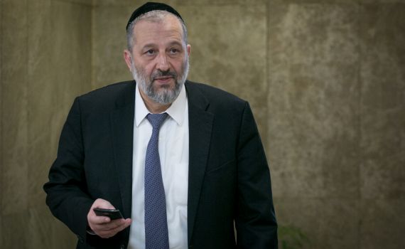 בחשד לעבירות שחיתות: דרעי ורעייתו זומנו לחקירה