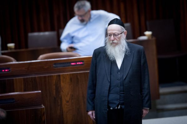 לקראת דרמה? ליצמן מאיים להתפטר מהממשלה