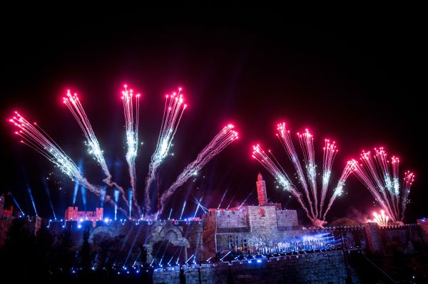 כולה אור • גלריה מרהיבה מחגיגות 50 בירושלים