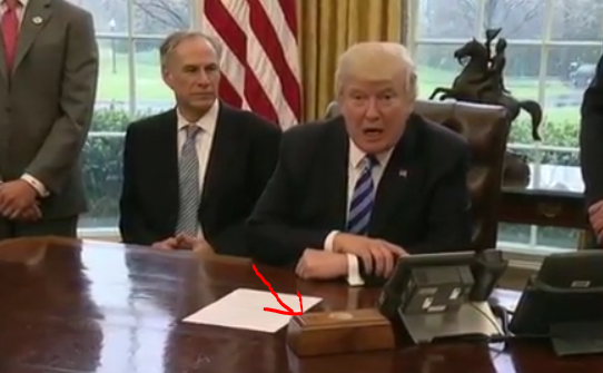 שוק: מה עושה הכפתור האדום שביקש טראמפ?