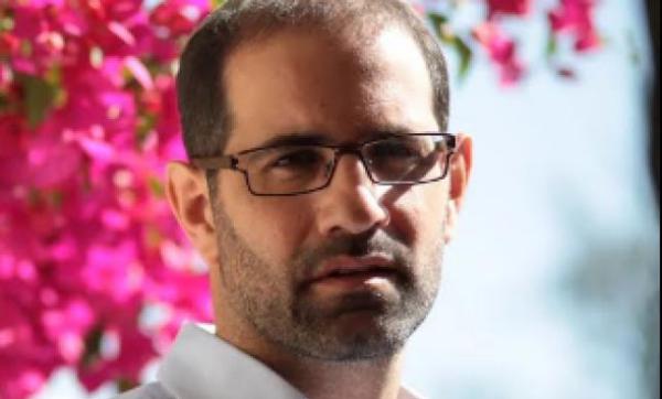 יוני גנוט מופיע בגולה הירושלמית