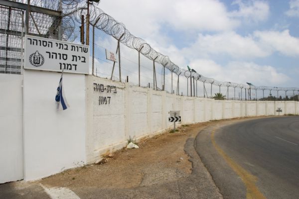 'דיבוק' נכנס ב-4 מחבלות; איש דת הוקפץ והוציא אותו