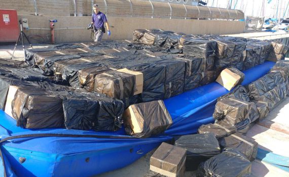 המשטרה תפסה הברחת ענק של סיגריות דרך הים