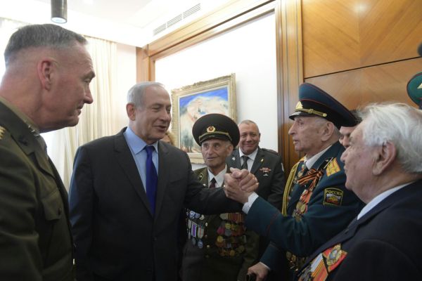 נתניהו עשה כבוד לגיבורי מלחמת העולם השנייה