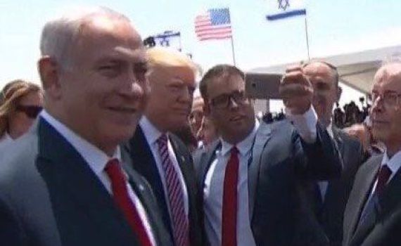 מביך או משעשע? אורן חזן תפס סלפי עם דונלד טראמפ