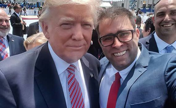 משרד החוץ נגד אורן חזן: 'התגנב' לטקס עם טראמפ