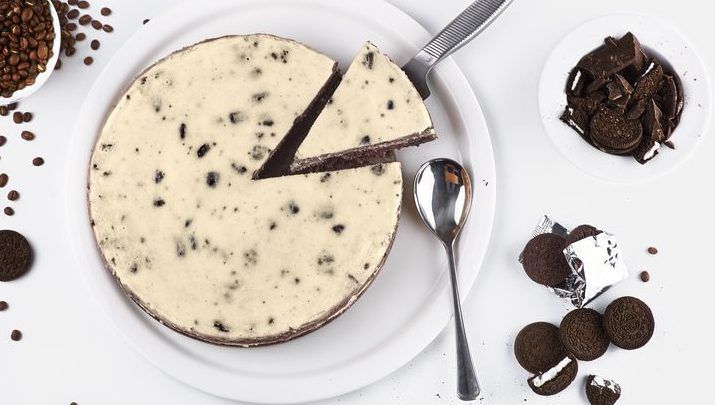 מתוק ללא אפייה: מתכון מהיר לעוגת גבינה ואוראו