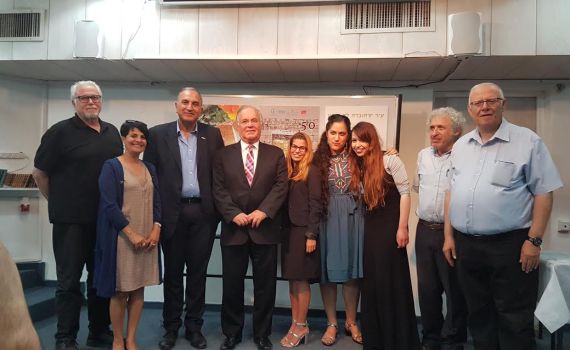 חלוקת מלגות למעצבות מצטיינות