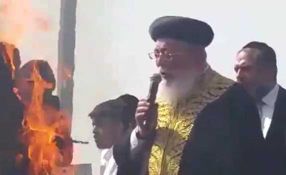 צפו: הרב עמאר ב'מי שברך' לחוגגים במירון