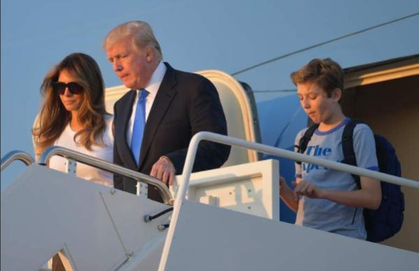 "הבן של הנשיא משחק עם הצעצוע כמו הבת שלי!"