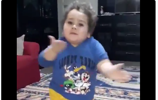 צפו: הילד הערבי שמשגע את הרשת