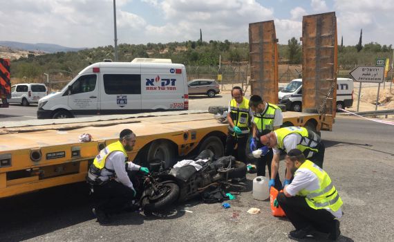 עורך דין מוכר נהרג בתאונת אופנוע בכביש 443