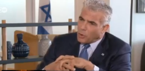 צפו: לפיד משתיק את המראיין הבריטי