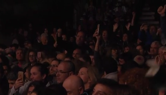 צפו:הקהל משתולל ולא נותן למירי רגב להשחיל מילה