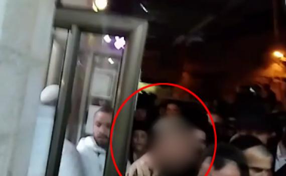 צפו: נכנסו להתפלל עם מדים וחולצו ע"י המשטרה