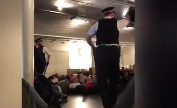 אימה בלונדון: צפו בשניות שלאחר מתקפת הטרור