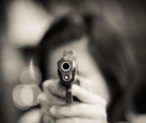 מזעזע: המתיחה נכשלה, האישה ירתה למוות בבן זוגה