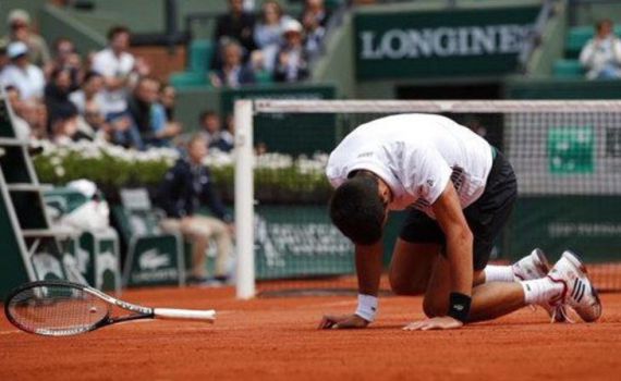 נגמר הקאמבק: דג'וקוביץ' הודח בשלוש מערכות