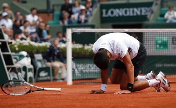 נגמר הקאמבק: דג'וקוביץ' הודח בשלוש מערכות