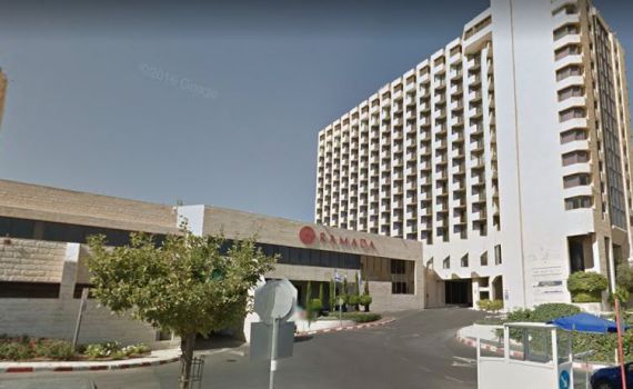 עיתונאית חרדית נפלה מגובה במלון רמדה ונהרגה