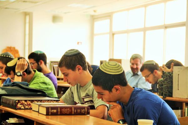 טרנד חדש: תיכוניסטים הולכים ללמוד בישיבות הסדר