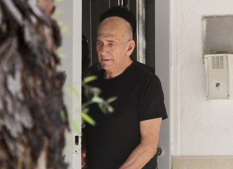 תעלומה: מי הדליף את התמונה הקשה של אולמרט