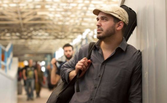 שווה האזנה: אורי וייזל בסינגל "דרכים אבודות"