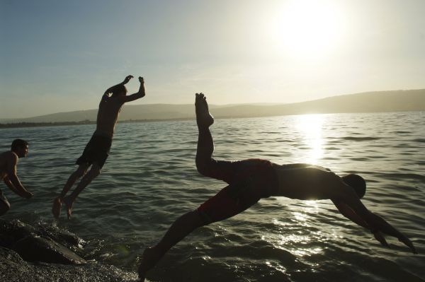 נער נפל מחומת העיר עכו ופונה במצב בינוני