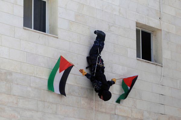 עבר בועדת שרים: חוק קיזוז משכורות למחבלים