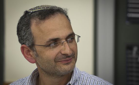 שי אלון לסרוגים: "10 שנים לא בנו בית אחד בבית-אל"