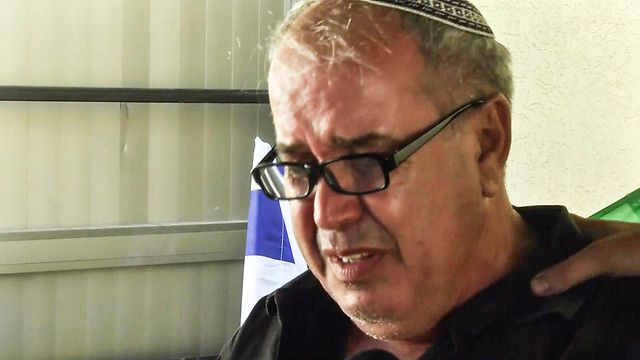 "מחבל שפל לקח אותך עם כל החלומות שלך"