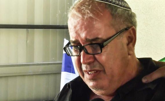 "מחבל שפל לקח אותך עם כל החלומות שלך"