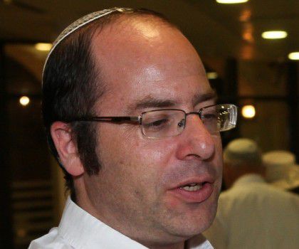 למה לרבנים מותר מה שלמרצים אסור?