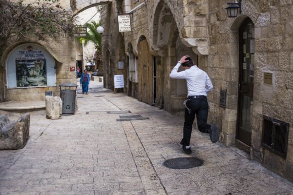 חרדי הותקף עד זוב דם על ידי נוצרים ונעצר