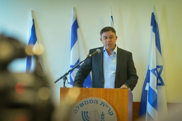 "מנסים לעשות לי את מה שעשו לדוד לוי"